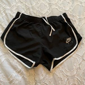 Women’s Nike Air Running Shorts Size Medium (like new)